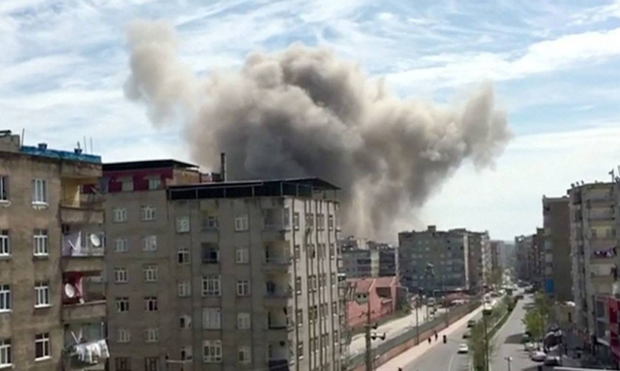 Συγκλονιστικό βίντεο από τη στιγμή της έκρηξης στο Ντιγιάρμπακίρ στην Τουρκία