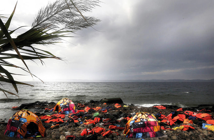 Το συγκινητικό μήνυμα ενός 16χρονου στις ακτές της Μυτιλήνης (Pics)