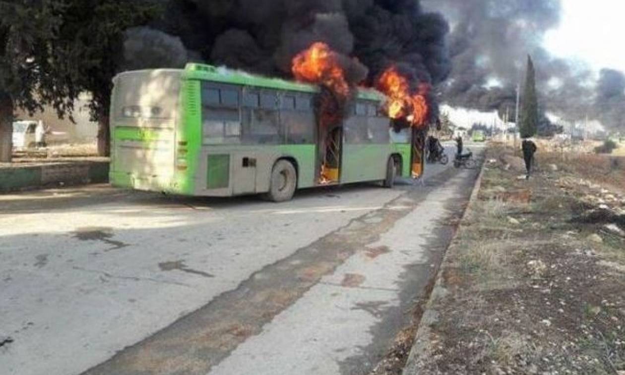 Συρία: Λουτρό αίματος από βομβαρδισμό σε κομβόι λεωφορείων - Δεκάδες νεκροί (pics+vid)