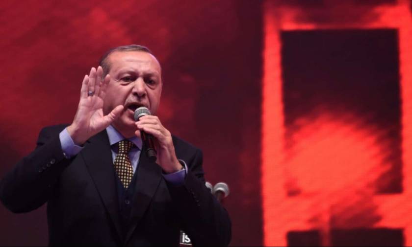 Δημοψήφισμα Τουρκία - Ερντογάν: «Ψηφίστε Ναι για να δώσουμε μάθημα στη Δύση»
