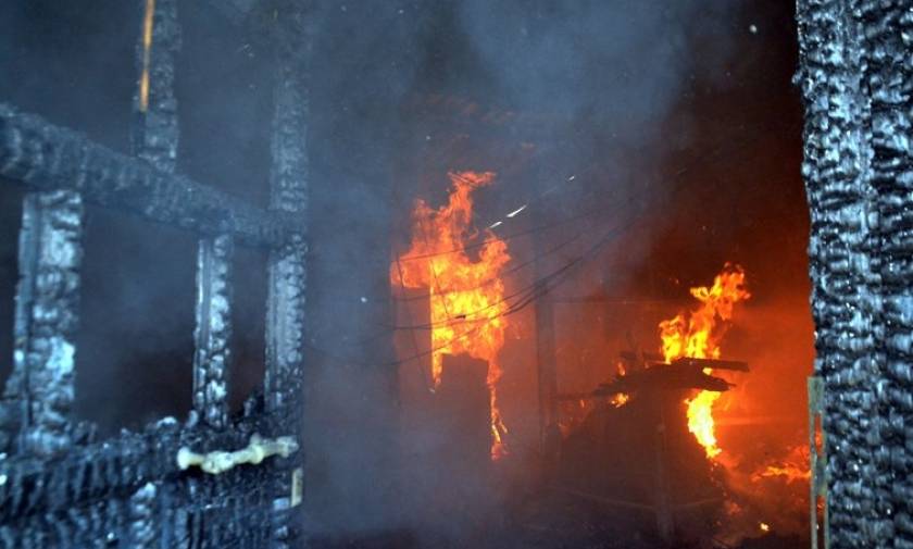 Τραγωδία στο Μοσχάτο: Μία νεκρή και δύο τραυματίες από πυρκαγιά σε διαμέρισμα