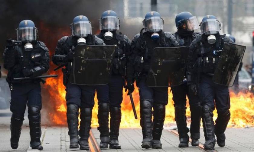 Γαλλία: Επεισόδια μεταξύ αστυνομικών και διαδηλωτών στο Παρίσι