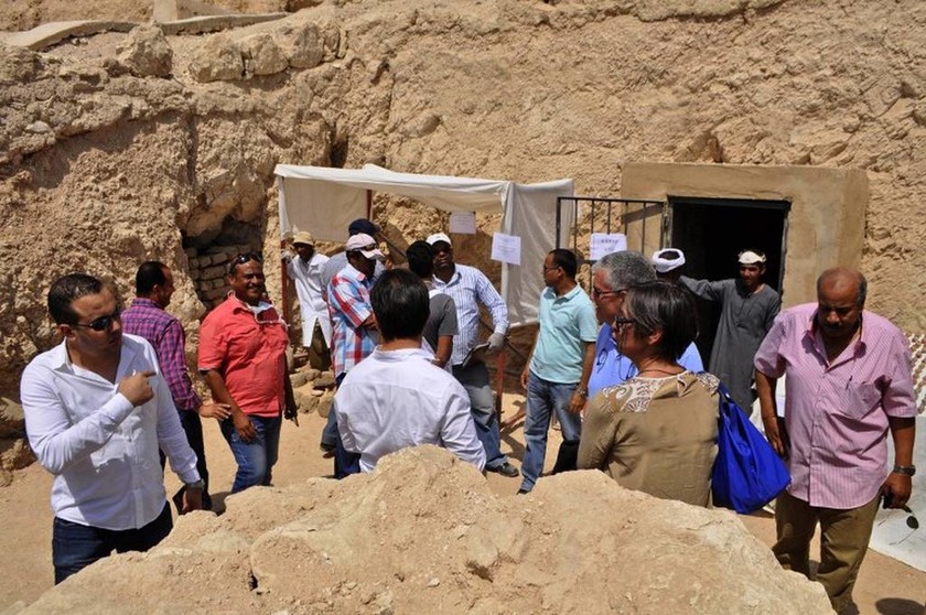 Απίστευτη ανακάλυψη στην Αίγυπτο - Στο «φως» έξι μούμιες 
