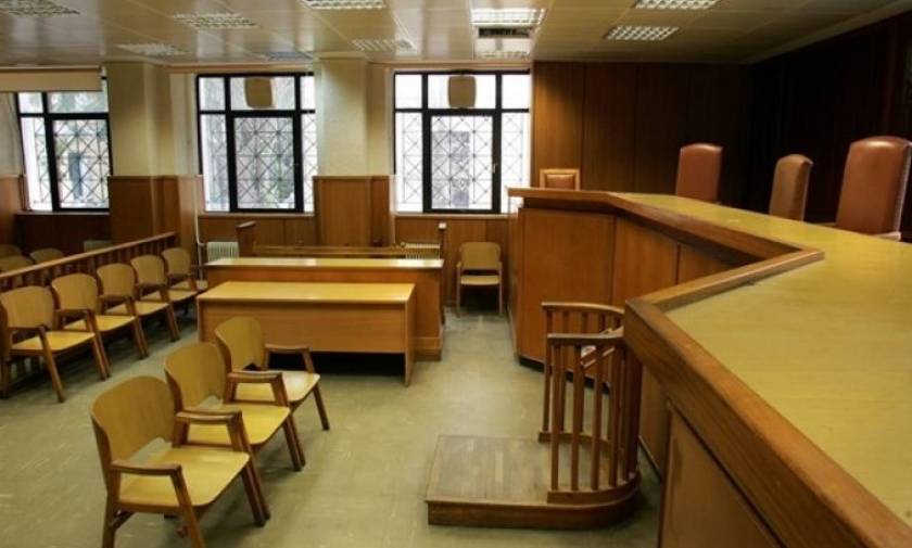 Θεσσαλονίκη: Σε δίκη παραπέμπονται δύο αστυνομικοί με την κατηγορία της πλαστογραφίας