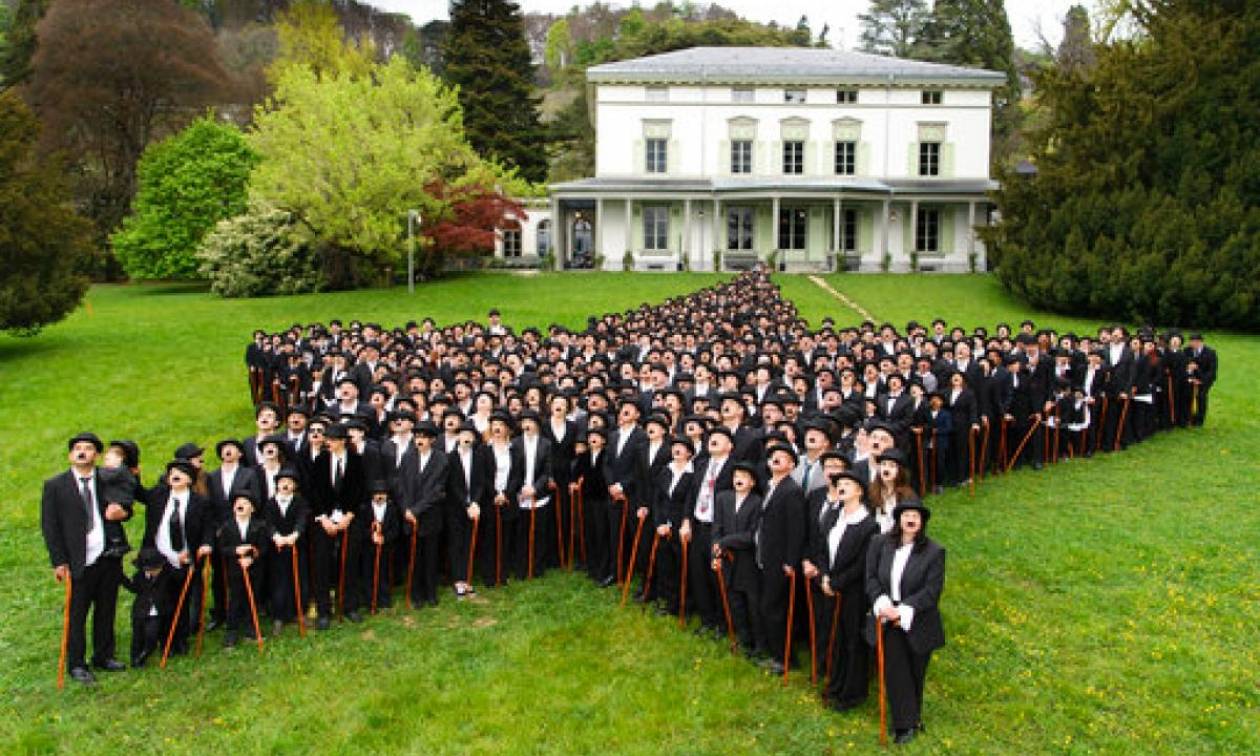 Ελβετία: 662 θαυμαστές του Σαρλό μεταμφιέζονται και καταγράφουν ρεκόρ (pics)