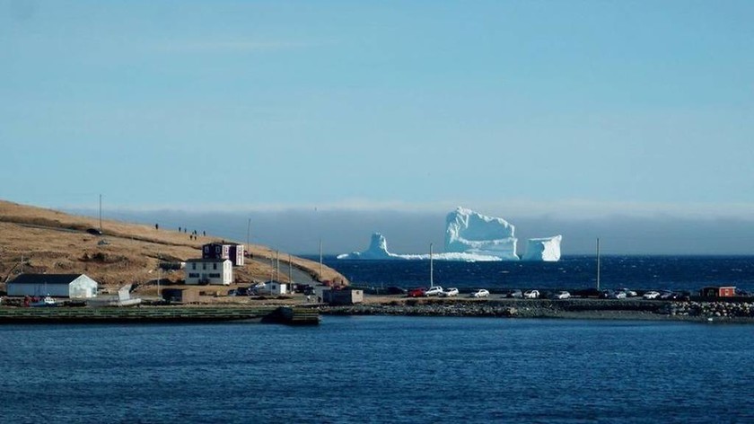 Γιγάντιο παγόβουνο κινείται προς τον Καναδά - Μεγαλύτερο και από αυτό που βύθισε τον Τιτανικό (Pics)