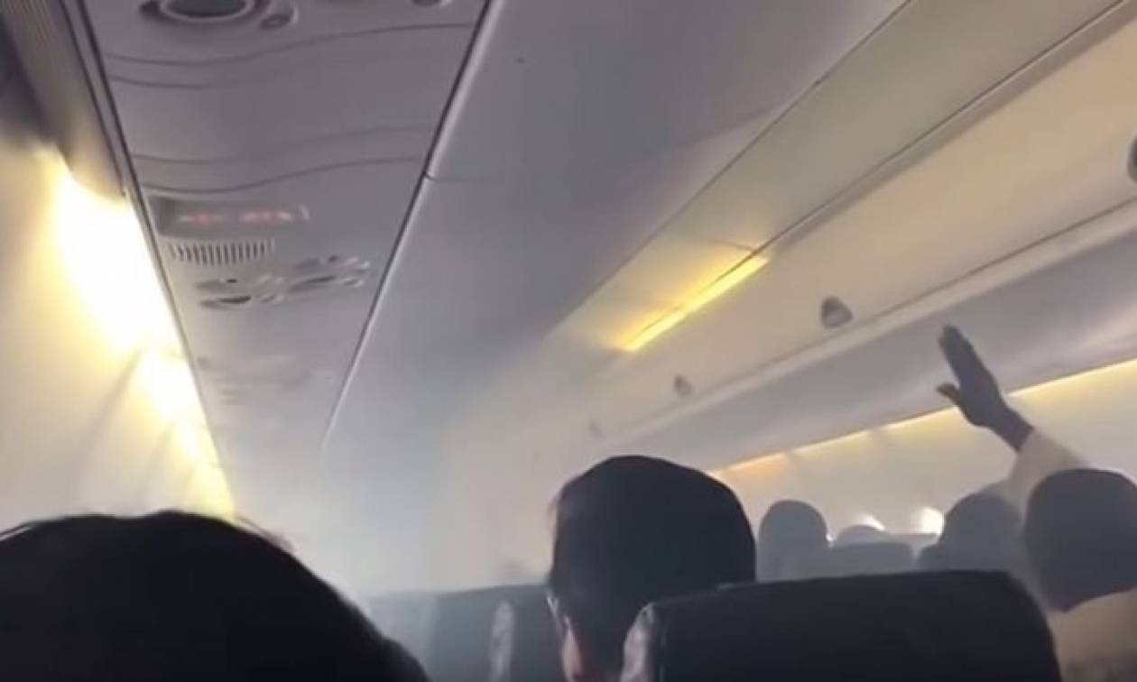 Πανικός στον αέρα για 53 επιβάτες (video)