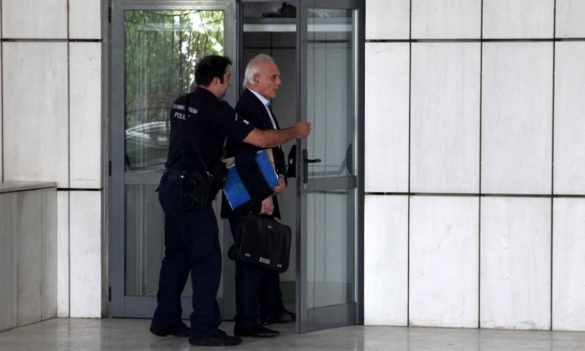 Former Defence Minister Tsochatzopoulos returns to prison