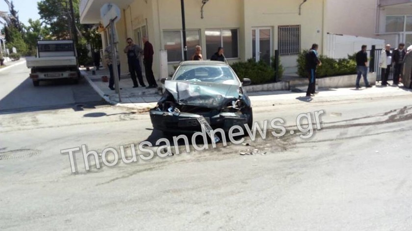 Θεσσαλονίκη: Τροχαίο ατύχημα με τρεις τραυματίες στη Νέα Μηχανιώνα (pics&vid)