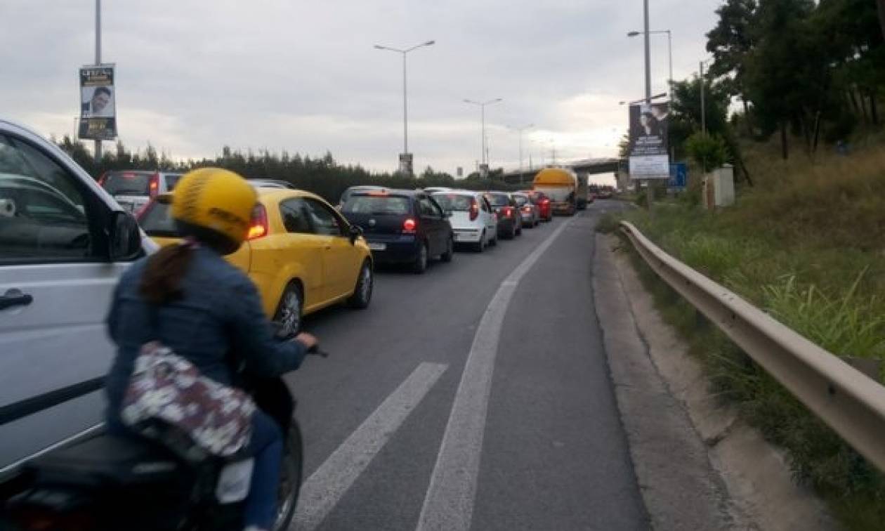 Θεσσαλονίκη: Καραμπόλα πέντε αυτοκινήτων στον Περιφερειακό
