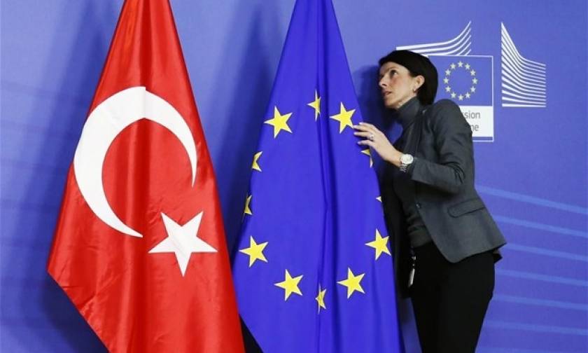 Κομισιόν: Θα επαναπροσδιοριστούν οι σχέσεις με την Τουρκία