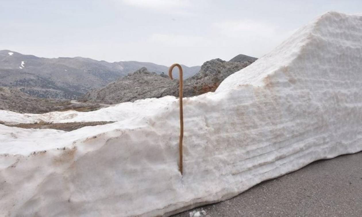 Κρήτη: Στα «λευκά» ντύθηκε ο Ψηλορείτης στα μέσα της Άνοιξης (pics)