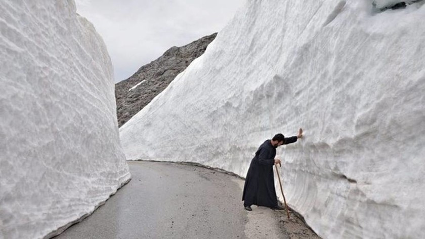 Κρήτη: Στα «λευκά» ντύθηκε ο Ψηλορείτης στα μέσα της Άνοιξης (pics)