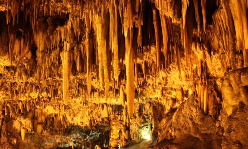 Ύμνοι για το σπήλαιο της Δρογκαράτης στην Κεφαλονιά - Πώς ήρθε στο «φως» (video)