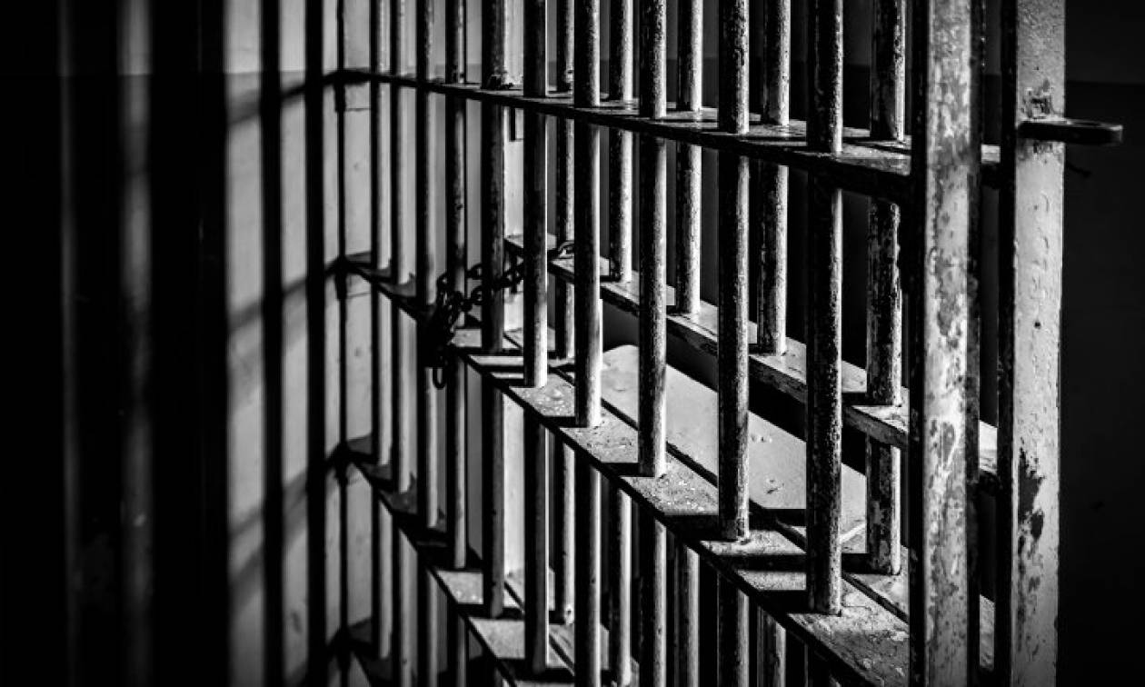Σοκ: Κρατούμενος πέθανε από αφυδάτωση αφού του έκοψαν το νερό για «τιμωρία» (vid)