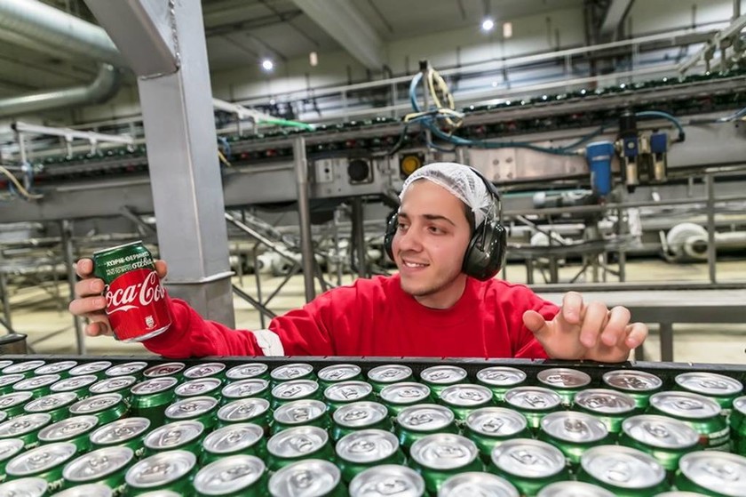 Τρεις και μία ερωτήσεις για τη νέα Coca-Cola που κυκλοφόρησε σε παγκόσμια πρεμιέρα στην Ελλάδα!
