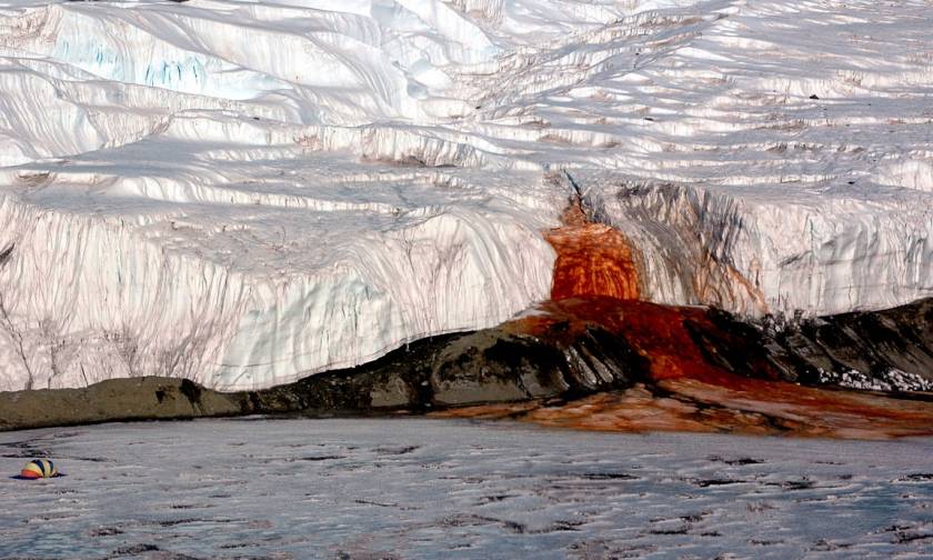 Λύθηκε το μυστήριο με το «ματωμένο ποτάμι» της Ανταρκτικής (video)