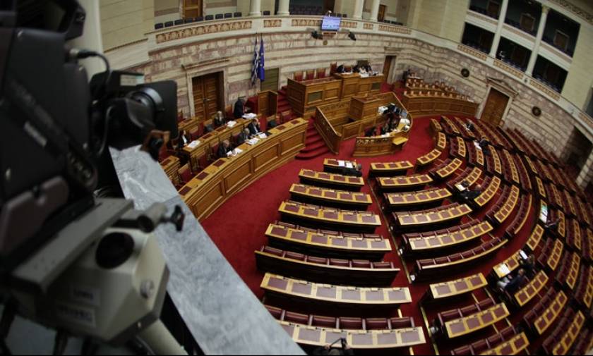 Βουλή: Στην Ολομέλεια ο εξωδικαστικός μηχανισμός ρύθμισης οφειλών