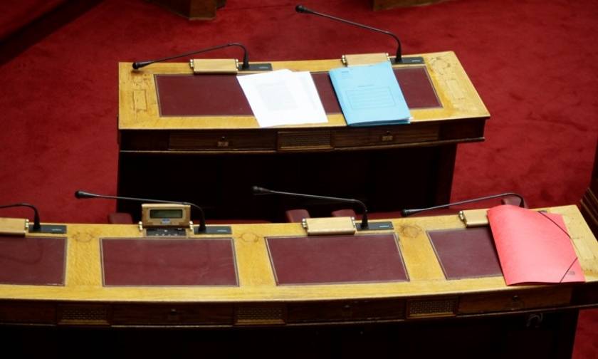 Χαμός στη Βουλή! Σκανδαλώδης τροπολογία ΣΥΡΙΖΑ για απαλλαγή προστίμων από λαθρεμπορία
