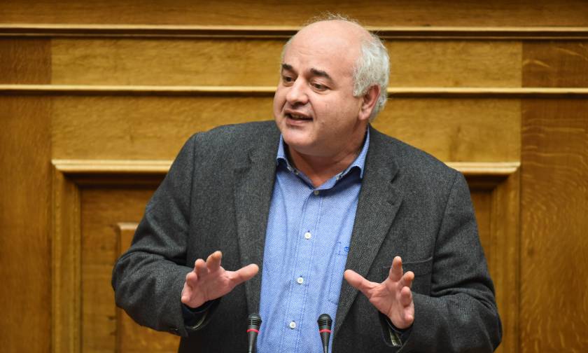 Βουλή – «Λάβρος» ο Καραθανασόπουλος του ΚΚΕ: Τσακώνεστε για τα συμφέροντα των επιχειρηματιών