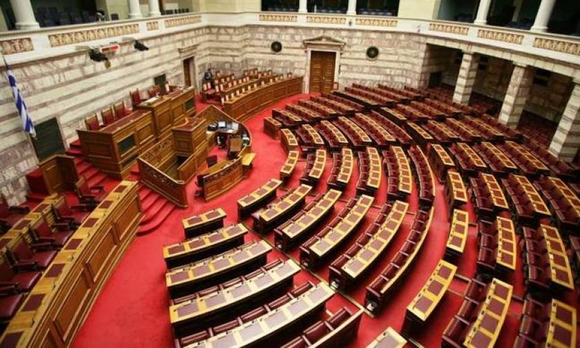 Βουλή: Υπερψηφίστηκε η τροπολογία στο νομοσχέδιο για τον εξωδικαστικό συμβιβασμό