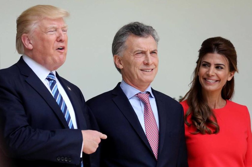 Η εντυπωσιακή πρώτη κυρία της Αργεντινής που γοήτευσε τον Τραμπ! (pics+vids)