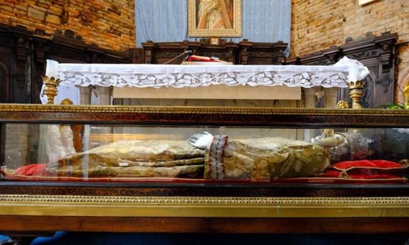 Το ιερό λείψανο της Αγίας Ελένης για πρώτη φορά στην Ελλάδα