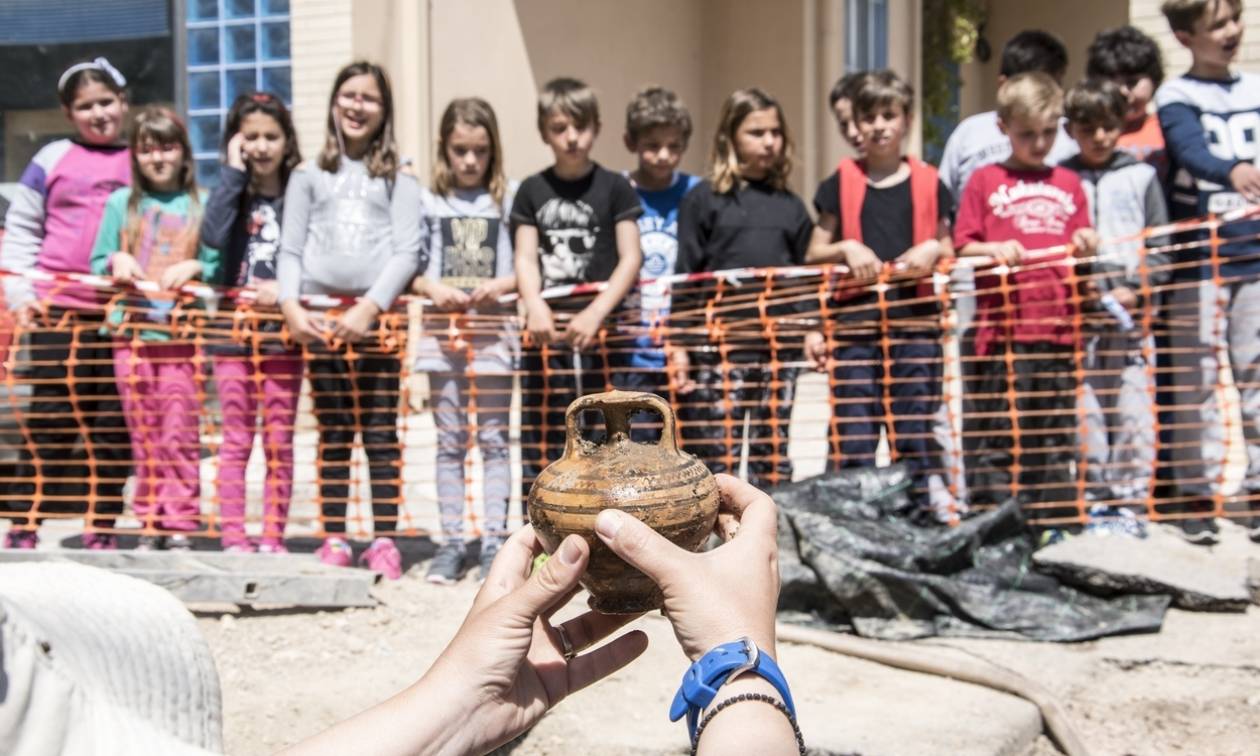 Συγκλονιστικό εύρημα στη Σαλαμίνα: Ανακάλυψαν μυκηναϊκό τάφο με εντυπωσιακά κτερίσματα