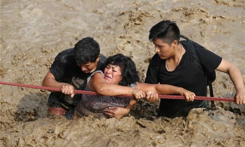 Δραματικές εικόνες στο Περού: Τουλάχιστον 133 νεκροί από πλημμύρες (Vids)