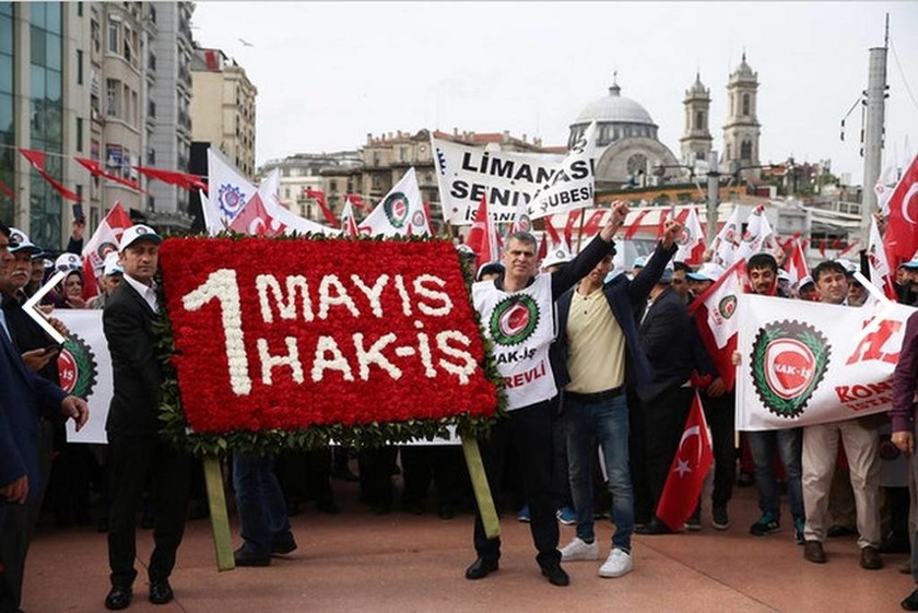 Πρωτομαγιά 2017 - Κωνσταντινούπολη: «Ζήτω η Πρωτομαγιά, όχι στον δικτάτορα Ερντογάν» (Pics) 