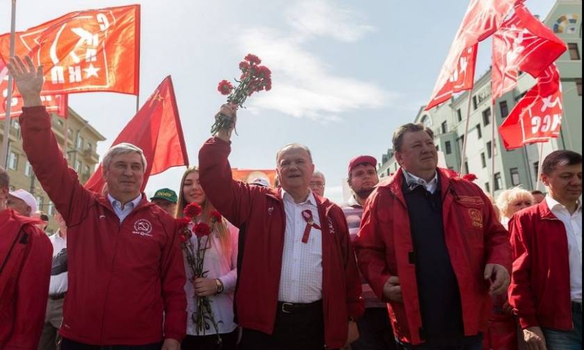Μεγαλειώδης διαδήλωση στη Μόσχα για την Εργατική Πρωτομαγιά (photos)