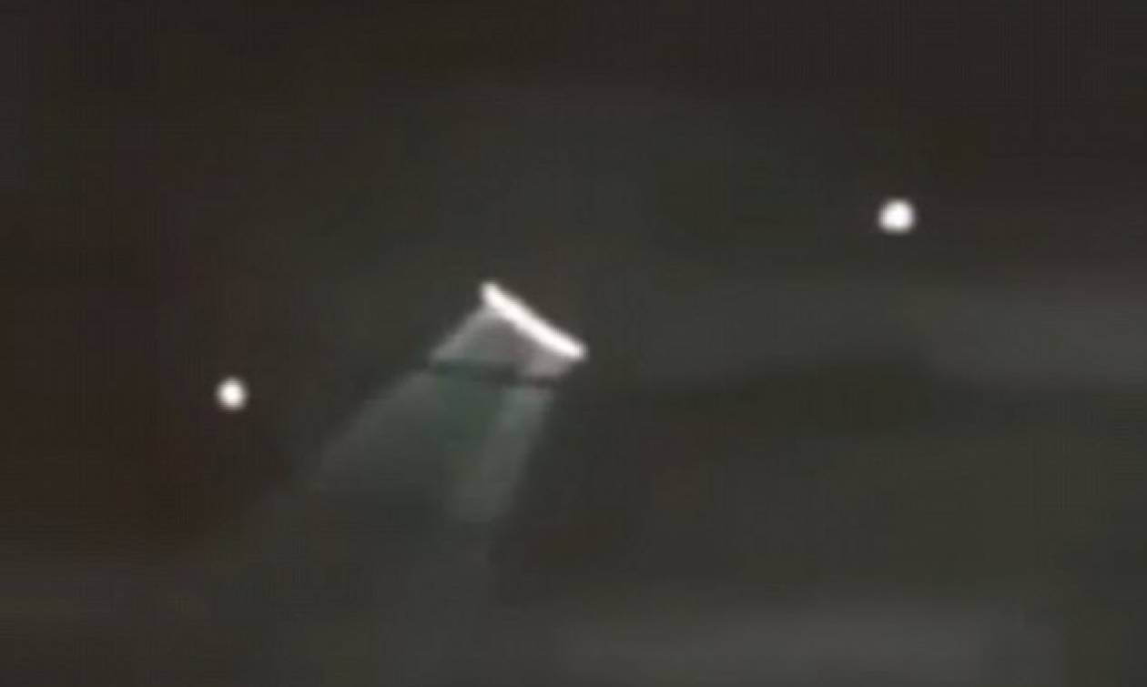 UFO σκόρπισε τον πανικό στο Παρίσι! (vid)