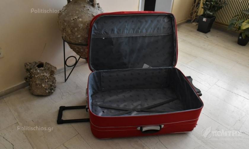 Χίος: Μετανάστης κρύφτηκε σε… βαλίτσα για να ταξιδέψει στον Πειραιά (vid)