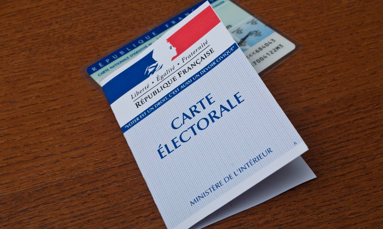 Εκλογές Γαλλία 2017: Άνοιξαν οι κάλπες που θα κρίνουν το μέλλον της Ευρώπης