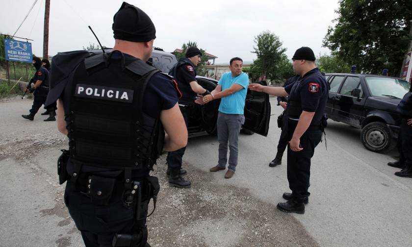 Αλβανοί συνέλαβαν Έλληνα στο αεροδρόμιο – Τον κατηγορούν για κατασκοπεία