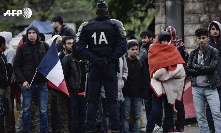 Γαλλία-Παρίσι: Σε εξέλιξη μεγάλη αστυνομική επιχείρηση για την απομάκρυνση προσφύγων