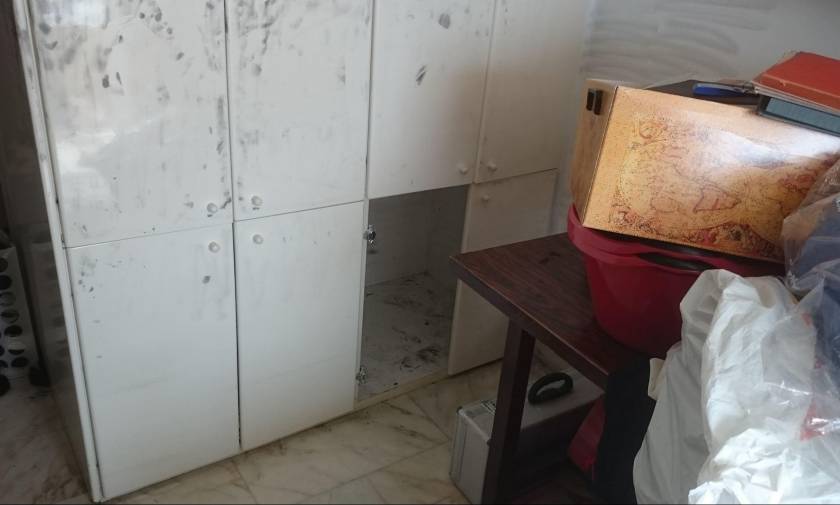 Αποκλειστικές φωτογραφίες: Αυτό είναι το... ντουλάπι που κρυβόταν ο ληστής του Π. Φαλήρου