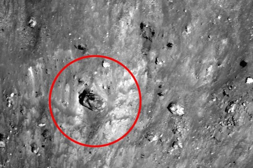 Στρατός εξωγήινων στη Σελήνη; Η φωτογραφία της NASA που διχάζει (pic+vid)