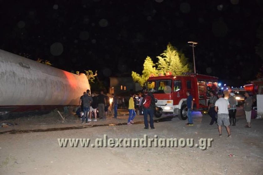 Εκτροχιασμός τρένου στη Θεσσαλονίκη: Οι πρώτες εικόνες από το σημείο του ατυχήματος (pics&vid)
