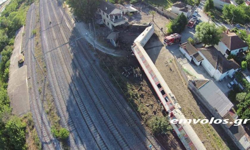 Τραγωδία στη Θεσσαλονίκη με εκτροχιασμό τρένου: Απολογισμός με 2 νεκρούς και 7 τραυματίες