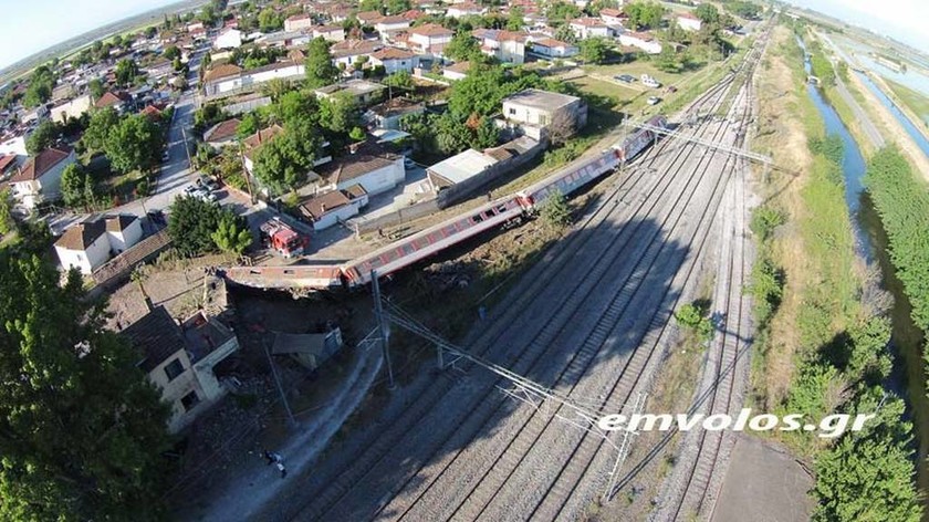 Τραγωδία στη Θεσσαλονίκη με εκτροχιασμό τρένου: Απολογισμός με 2 νεκρούς και 7 τραυματίες 