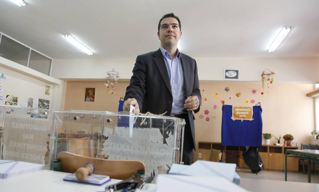 Αποκάλυψη: Ο Τσίπρας απορρίπτει τις εκλογές για το 2018, αλλά «καλοβλέπει» Δημοψήφισμα