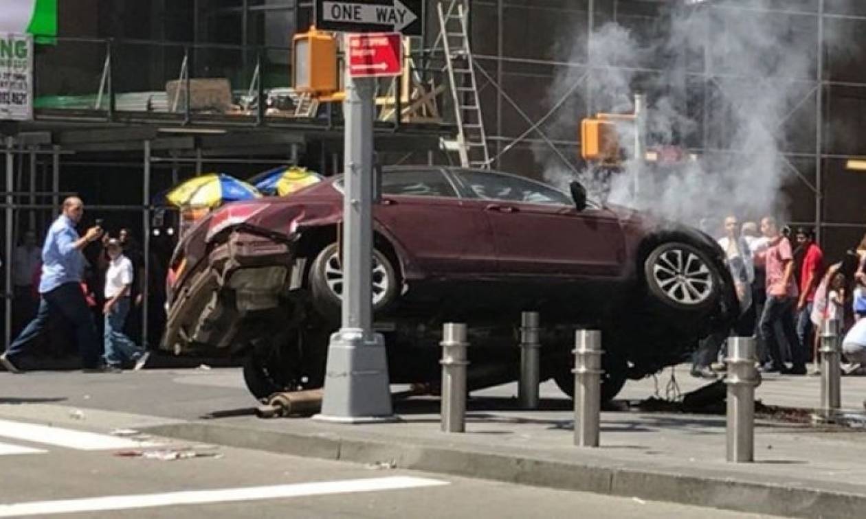 Συναγερμός στη Νέα Υόρκη: Αυτοκίνητο «θέρισε» πεζούς - Τουλάχιστον ένας νεκρός (pics+vid)