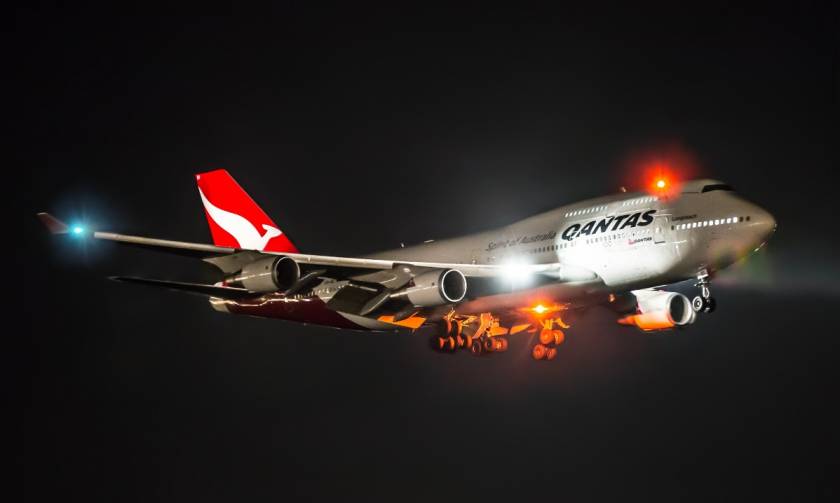 Τρόμος στον αέρα: Φωτιά σε κινητήρα αεροσκάφους με εκατοντάδες επιβάτες