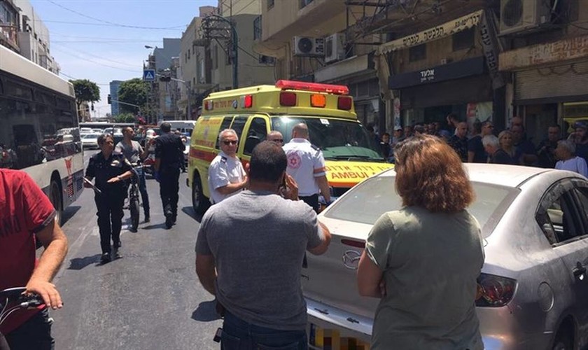 ΕΚΤΑΚΤΟ: Δολοφονική επίθεση με αυτοκίνητο Τελ Αβίβ λίγο πριν φθάσει ο Ντόναλντ Τραμπ (Pics)