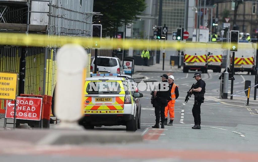 Έκρηξη Manchester: Η επόμενη ημέρα της τρομοκρατικής επίθεσης με τους 22 νεκρούς (pics)
