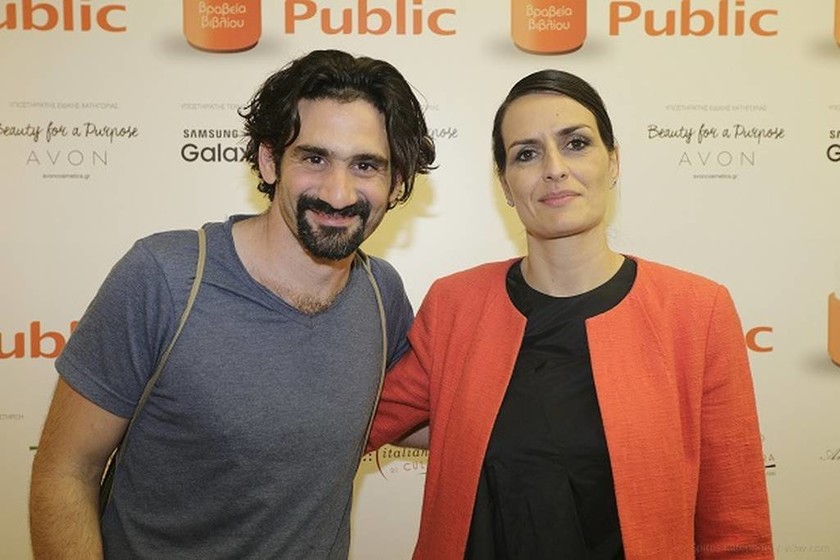 Ο Οδυσσέας Παπασπηλιόπουλος, παρουσιαστής της βραδιάς, και η Ανθή Τροκούδη, Διευθύντρια Επικοινωνίας Public