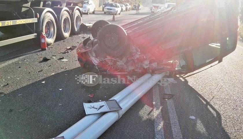 Σοβαρό τροχαίο στα Χανιά: Σύγκρουση αυτοκινήτου με βυτιοφόρο (pics)