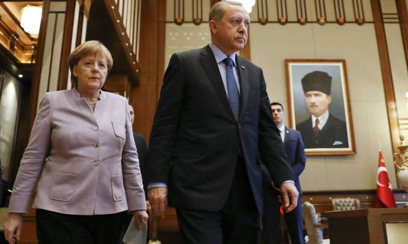 Πιθανή μια συνάντηση της Μέρκελ με τον Ερντογάν στο περιθώριο της συνόδου του NATO