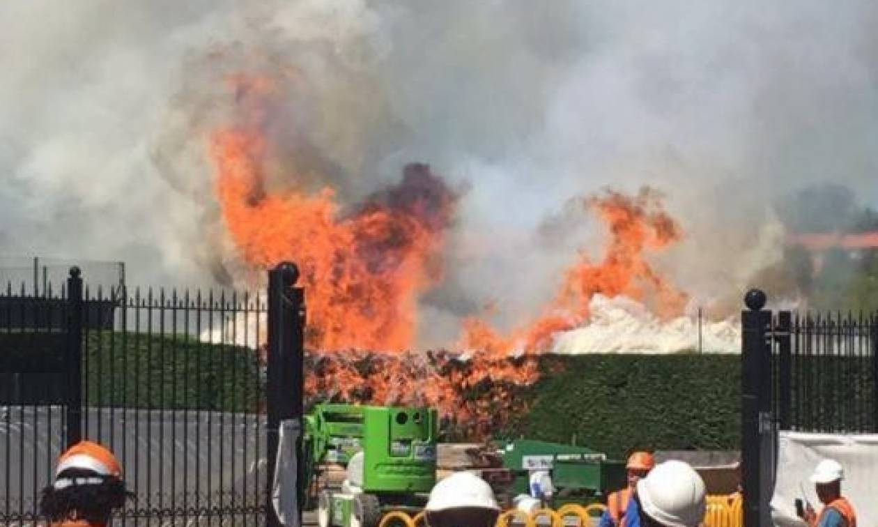 Συναγερμός στο Λονδίνο: Φωτιά τώρα στο στάδιο τένις του Γουίμπλεντον (Pics)